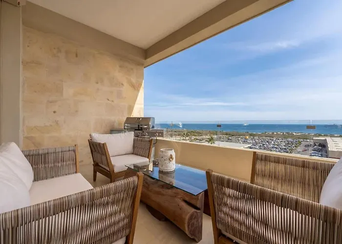 Spectacular New 2br With Bbq And Ocean Views *