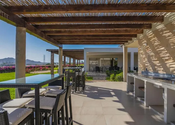 Spectacular New 2br With Bbq And Ocean Views *